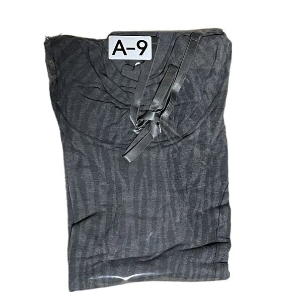 Athletic Essentials Women Top Pullover Animal print Gray Stretchy Size/ S - Picture 9 of 9